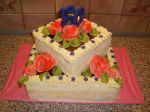 Dvoupatrový hranatý dort s růžemi